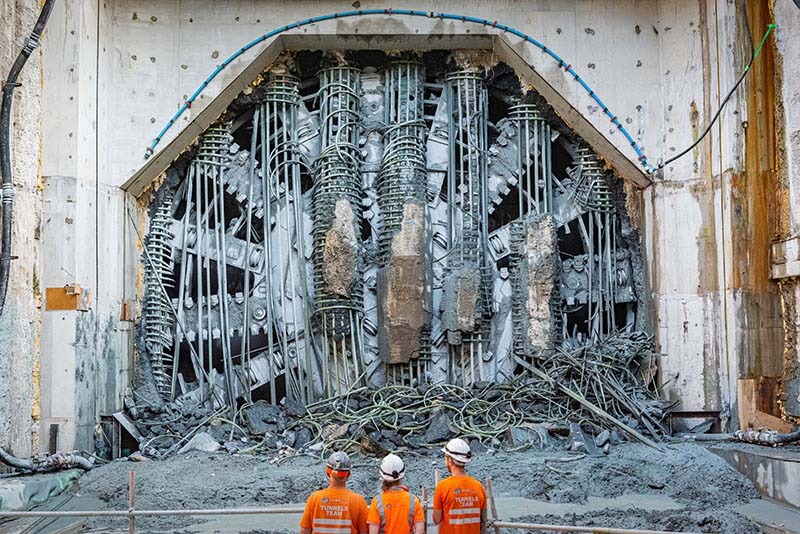 Big TBM in a small starting shaft